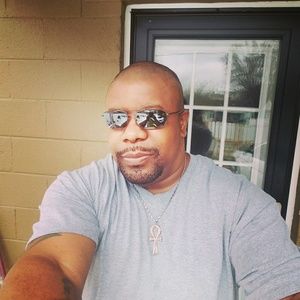 Meet your Posher, Omar